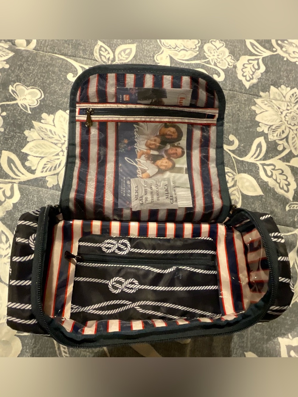 Lug Stowaway Cosmetic Case - Picture 3 of 7